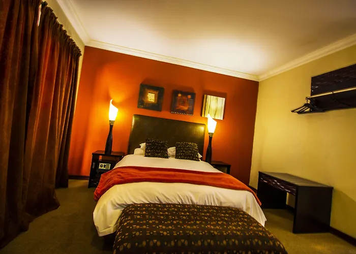 Coyotes Hotel & Conference Centre